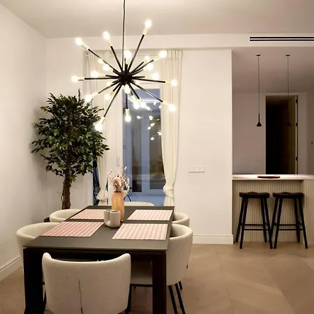 Daire Stylish & Cozy Flat In Heart Of Eixample, Valensiya