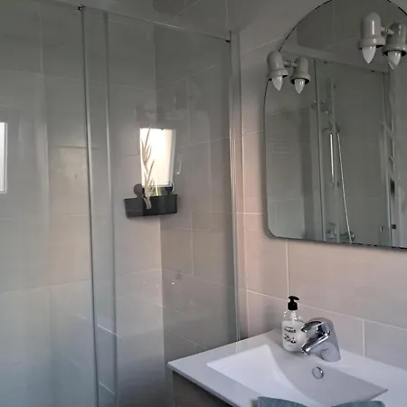 Muy Centrico En Junto A Ruzafa فالنسيا