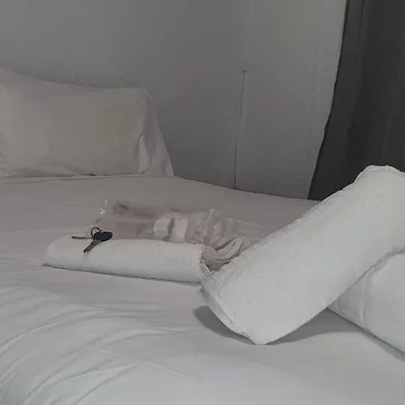 民宿 Tranquila, Centrica Y Luminosa De Matrimonio En Vivienda Compartida *