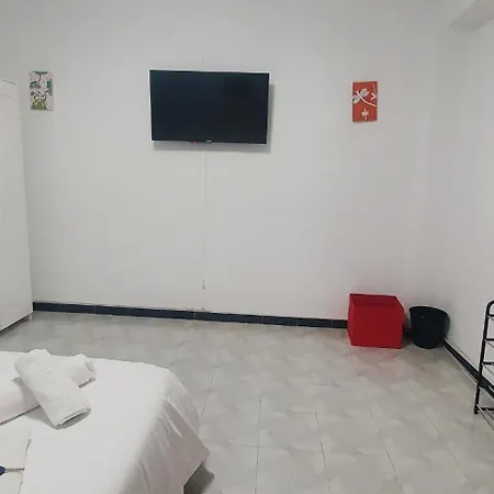 Tranquila, Centrica Y Luminosa De Matrimonio En Vivienda Compartida 瓦伦西亚