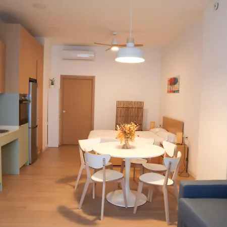 Valentia Modern And Comfortable Beachside Style
