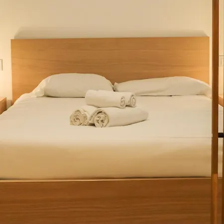 Valentia Modern And Comfortable Beachside Style *