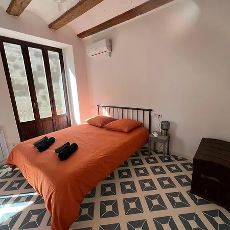 Invalencia - Na Jordana Flat Turia Park Gardens *
