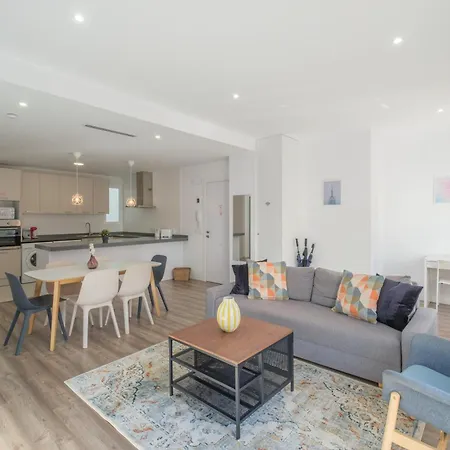 Modern, Stylish & Comfortable Valencia