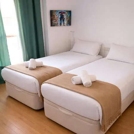 Апартаменты Singularstays Reina Ii