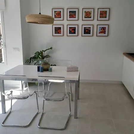 Romantic In Cabanyal By Virkin 瓦伦西亚