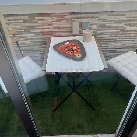 Privada Con Bano En Un Moderno Y Centrico Atico En Ciutat Vella Kwatera prywatna *