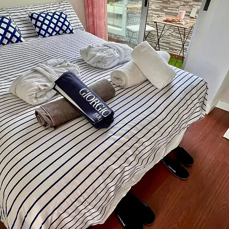 Privada Con Bano En Un Moderno Y Centrico Atico En Ciutat Vella * Walencja