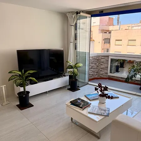 Privada Con Bano En Un Moderno Y Centrico Atico En Ciutat Vella *