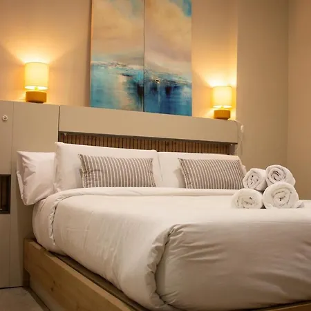 2br Patio & Pool Arenas *