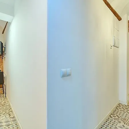 Invalencia - Tree Plaza A Апартаменты *