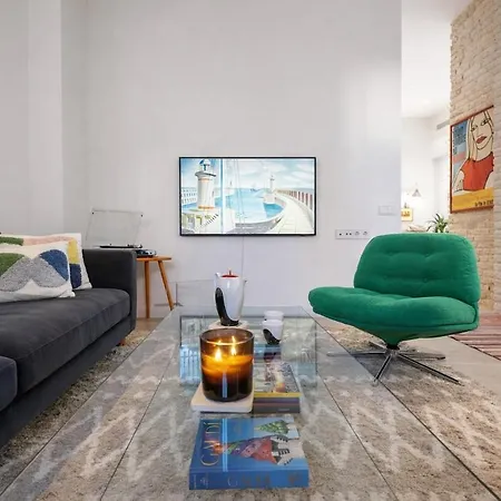 Walk - 20 Min - Beautiful Private Patio * Valencia