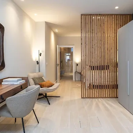 아파트 Saristays Lofts L *