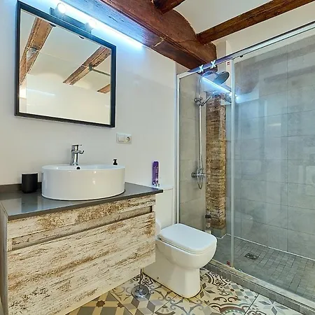 Invalencia - Tree Plaza A * Валенсия