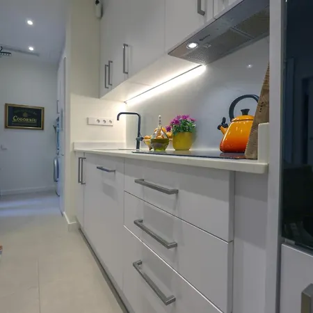 Walk - 20 Min - Beautiful Private Patio ולנסיה