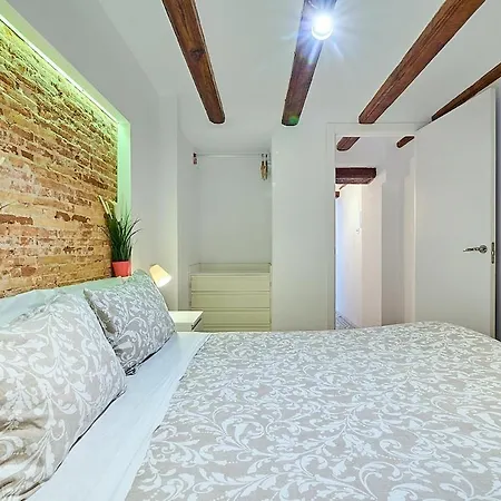 Invalencia - Tree Plaza A Валенсия