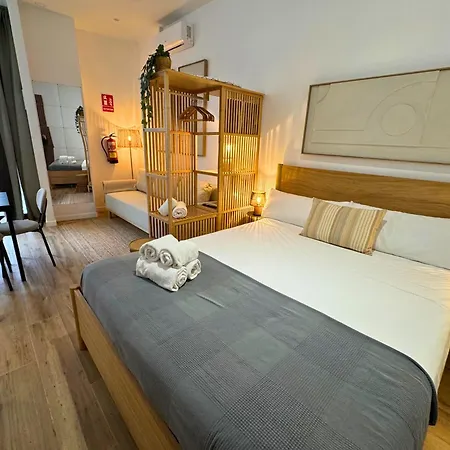 Travel Habitat Loft Sea & Port バレンシア