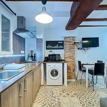 Invalencia - Tree Plaza A Апартаменты *