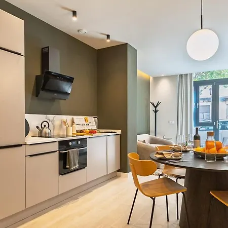 아파트 Saristays Lofts L *