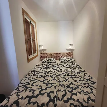 Piso Con Terraza En Cabanyal Valencia