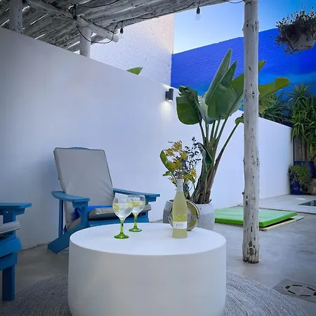 2br Patio & Pool Arenas Appartement