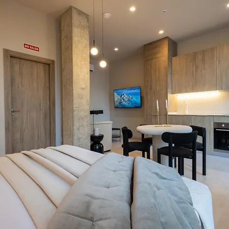 Loft - B 1-6 Smart Access & Urban Calm Apartman