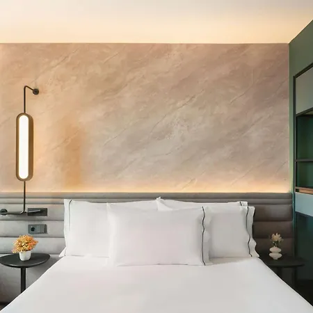 호텔 Novotel Lavant 4*