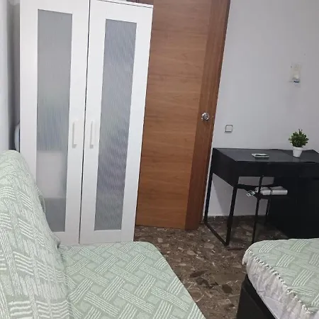 Alquiler Universidades Malvarrosa Playa Maritim Solo Familias Con Ninos Valencie