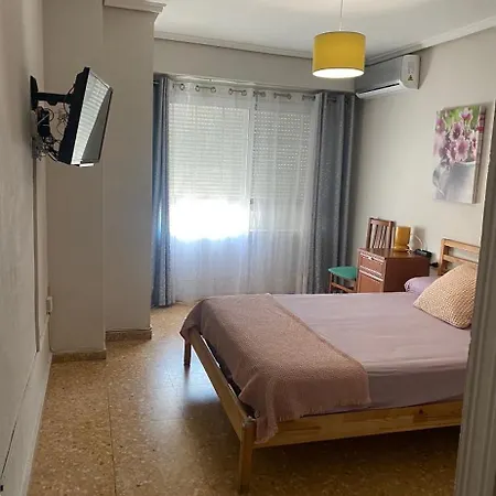 Homestay Near The Cabanyal And Universities Valencia