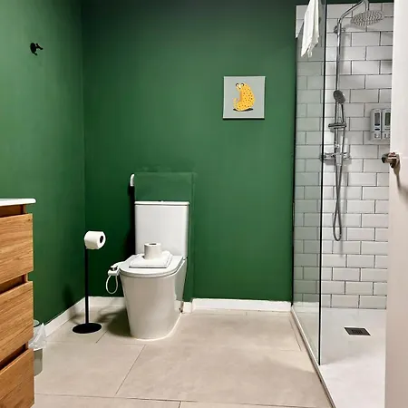 Amplio Cerca Centro Historico Y Turia 5pax 2 Bath Apartment *