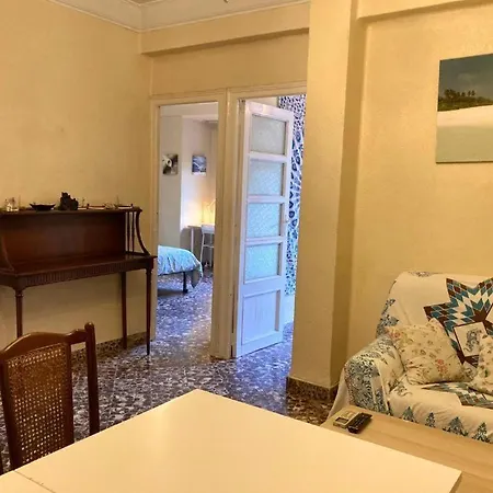 Mediterraneo Shared Flat 7min Arenas Rent 10 Days Lägenhet