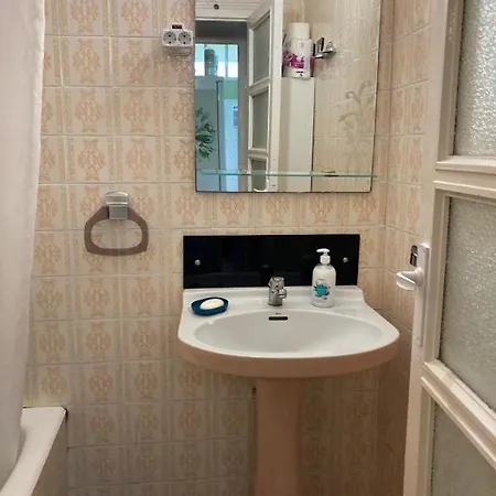 Mediterraneo Shared Flat 7min Arenas Rent 10 Days