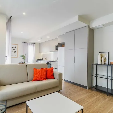 Brand New And Stylish 1 Bdr By Invalencia Apartament