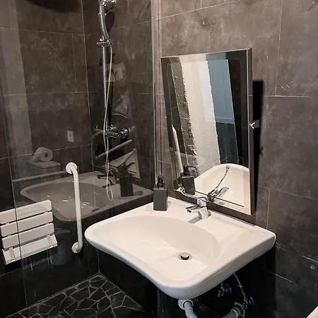 Cozy G10 Guest house 3*