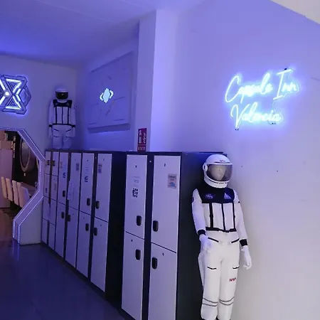 Capsule 2* Valência