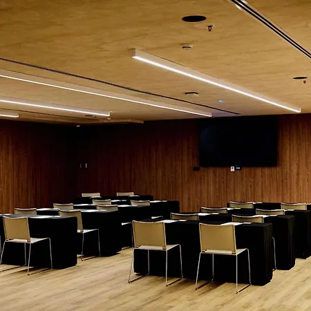 호텔 Novotel Lavant 4*
