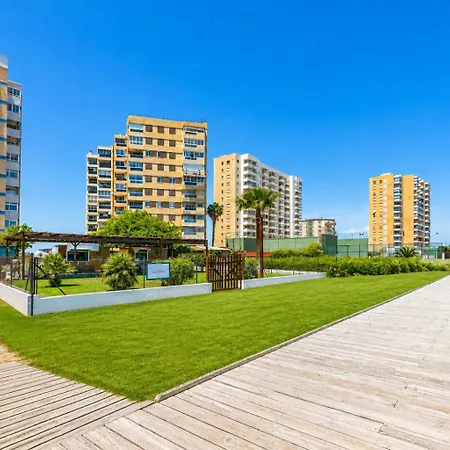 Isola Beachside Apartament