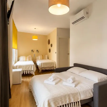 Garden Bed & Breakfast 4*