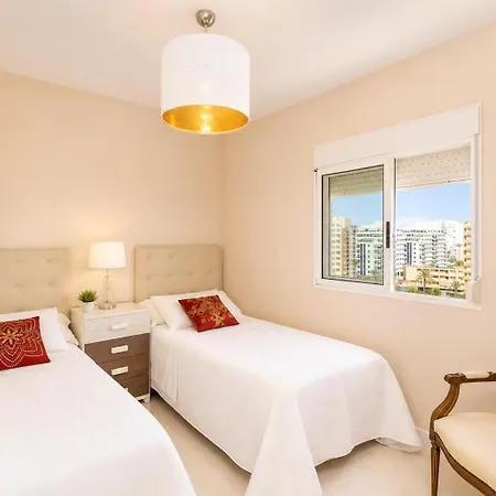 The White Apartment: Luxury, And Design شقة