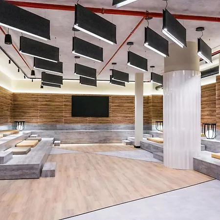 Szálloda Novotel Lavant