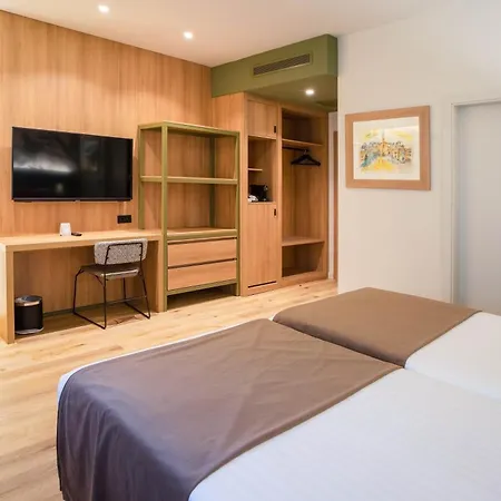 Dwo Hotel 4*
