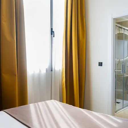 Hotel Dwo 4*