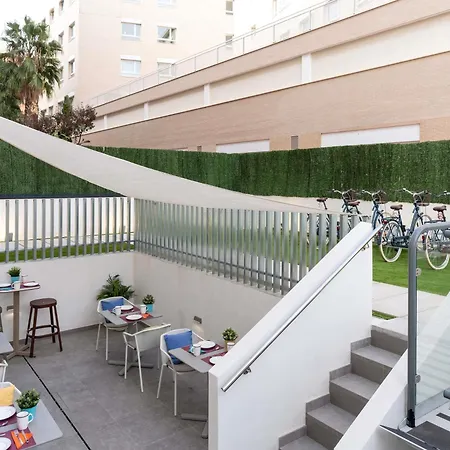 Ibis Budget Centro Puerto Отель *