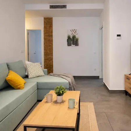 J Center Apartments - Patraix - Ac & Wifi - 10 Min City Center *