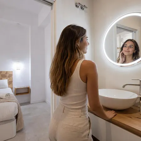 Casa Florit - Ceramic Homes - 4 Guest - Ac Wifi - Near Sorolla Train Station