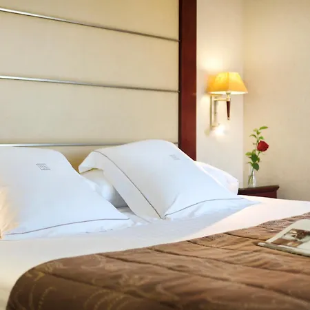 Hotel Center 4*