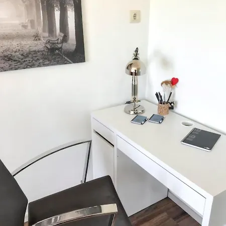 Spacious In With Sea View - 160 Sqm Apartment *