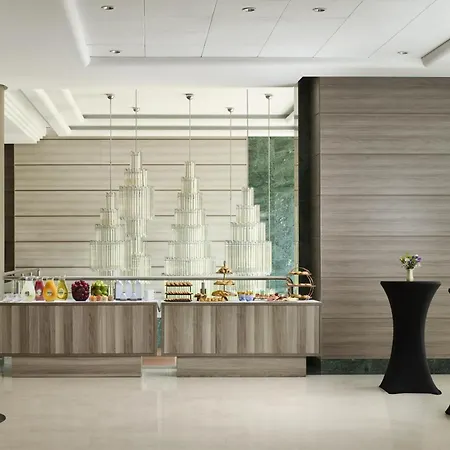 Nh Center Hotel 4*