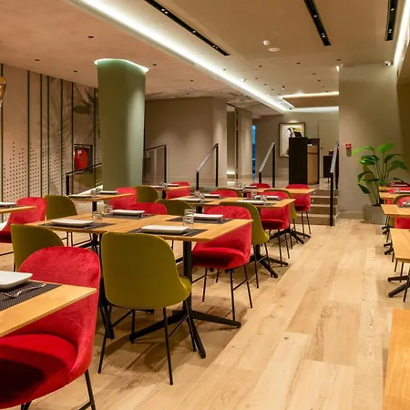 Melia Plaza Hotel 4*