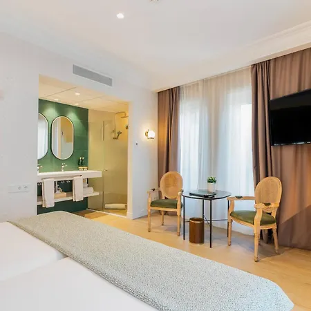 Melia Plaza 4*